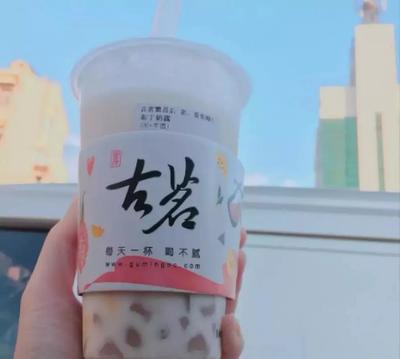 國內飲品小吃行業廣告發布新趨勢與策略分析